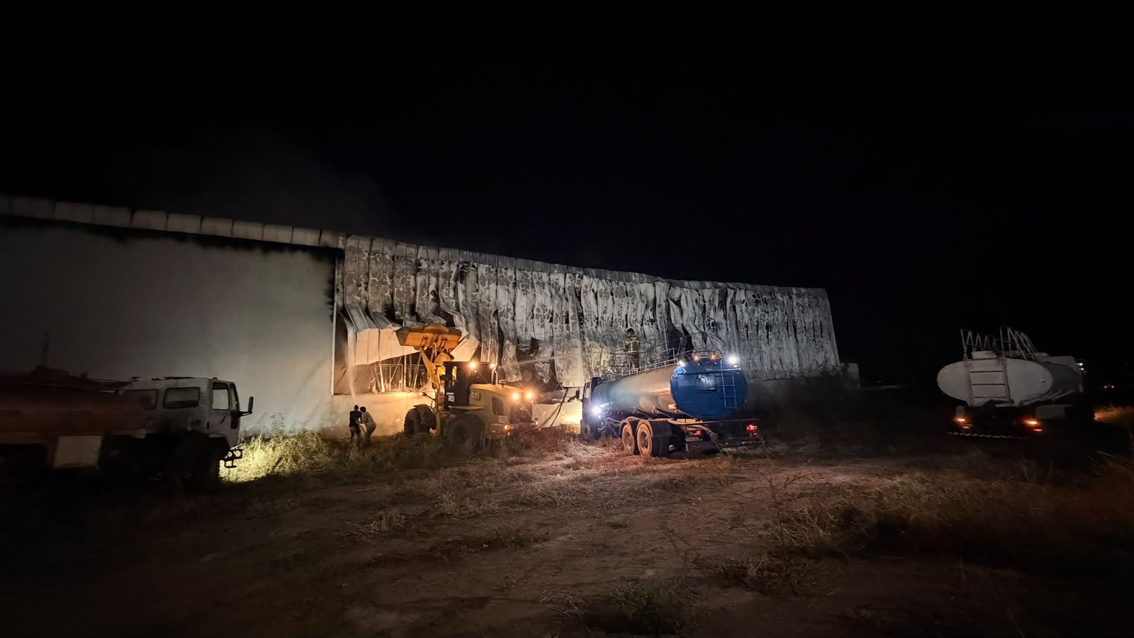 Incêndio em concessionária mobiliza equipes de emergência na Bahia