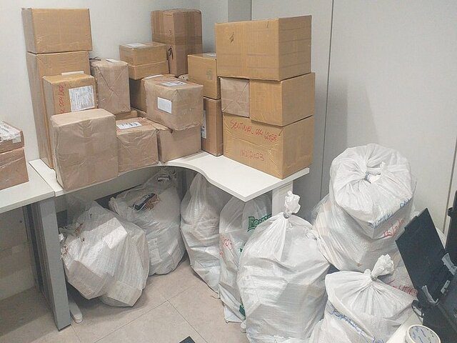 Operação da Receita Federal apreende 4kg de maconha e R$ 1 milhão em centro de distribuição dos Correios na Bahia
