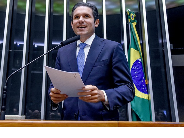 Hugo Motta reúne partidos de centro em busca de apoio para 2027