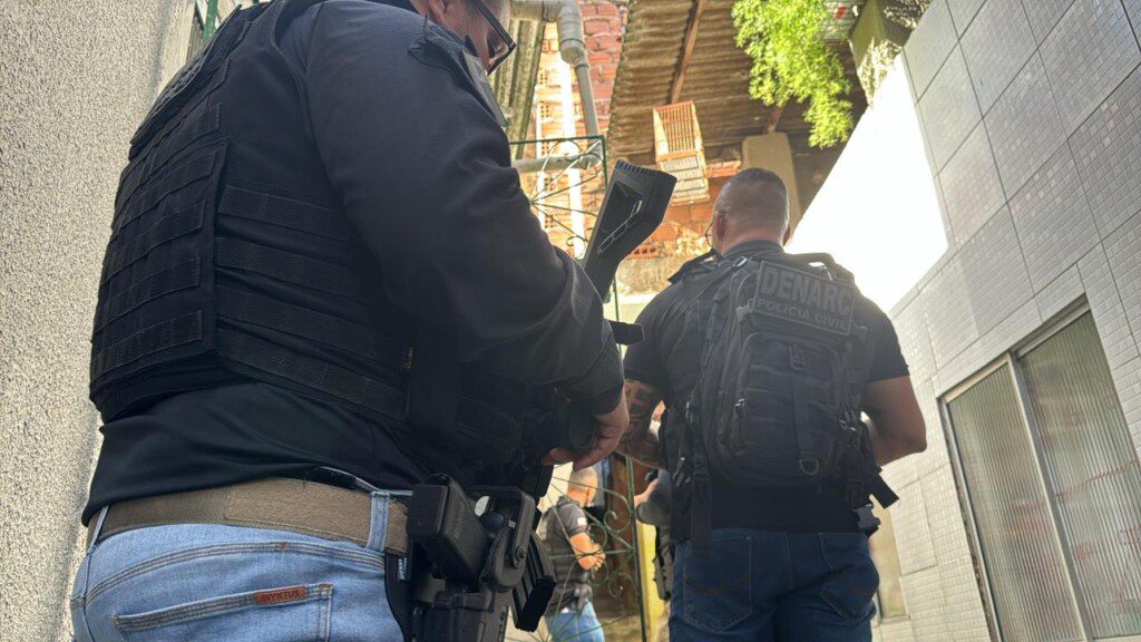 Polícia Civil realiza operação para reprimir atuação de grupos criminosos em Salvador