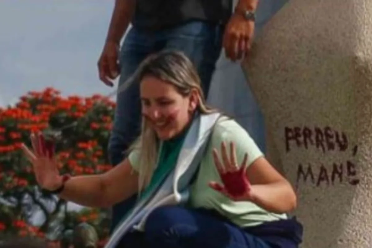 Débora do Batom pode ir para o semiaberto após pedido de Gonet