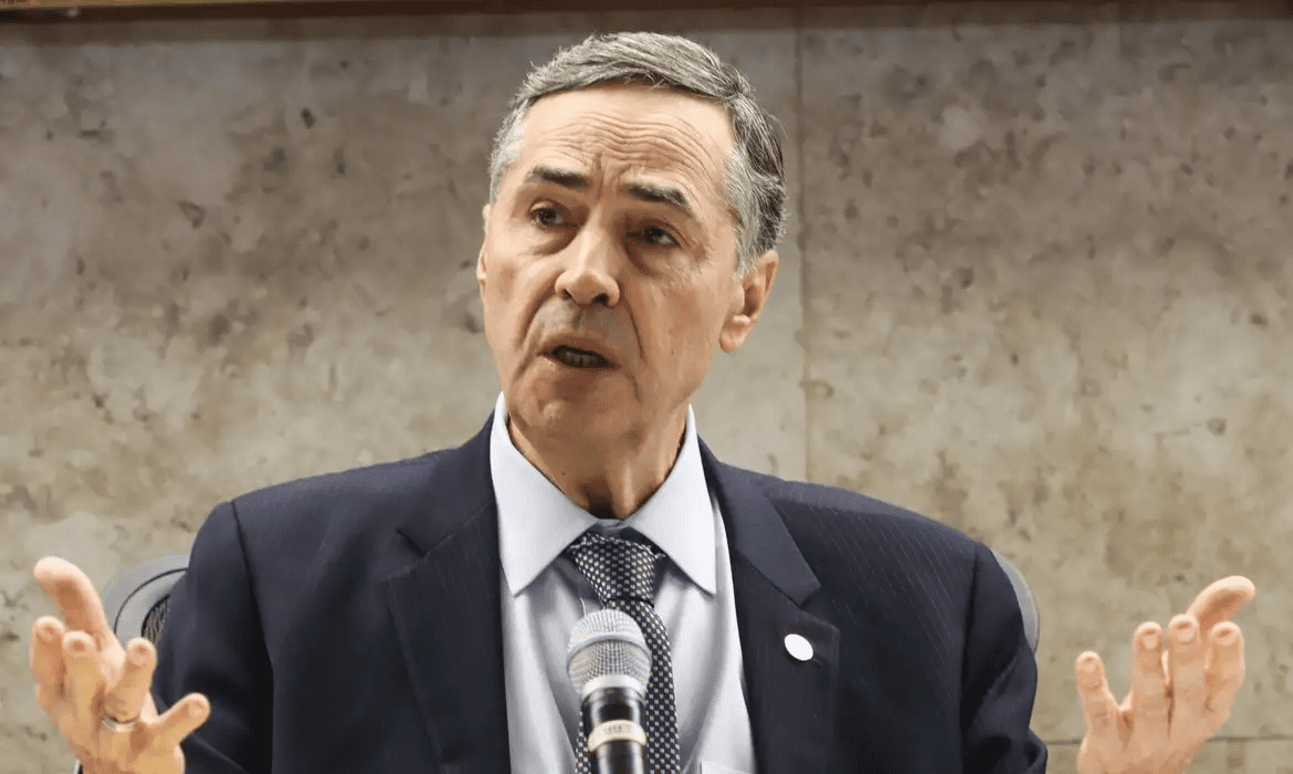 Barroso diz que julgamento de Bolsonaro é baseado em provas