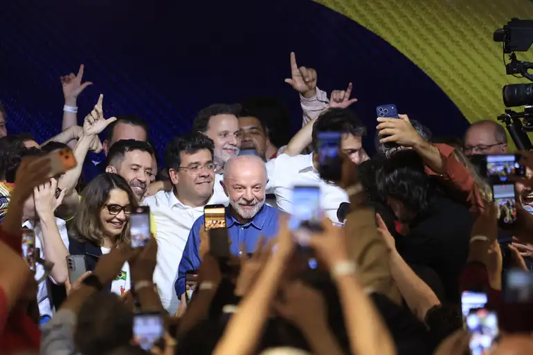 Lula recebe mensagem de líderes mundiais após reeleição