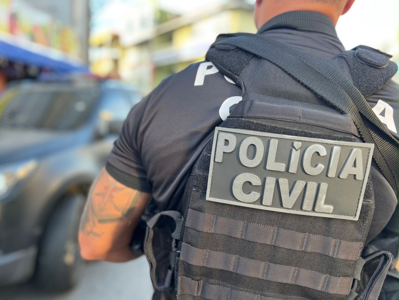 Homem é preso após agredir e manter namorada em cárcere privado