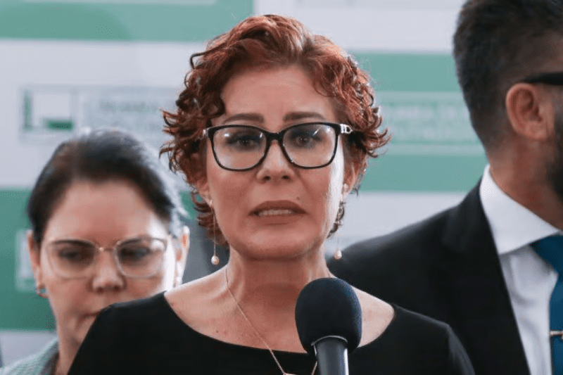 Laudo médico pode definir futuro da prisão de Carla Zambelli