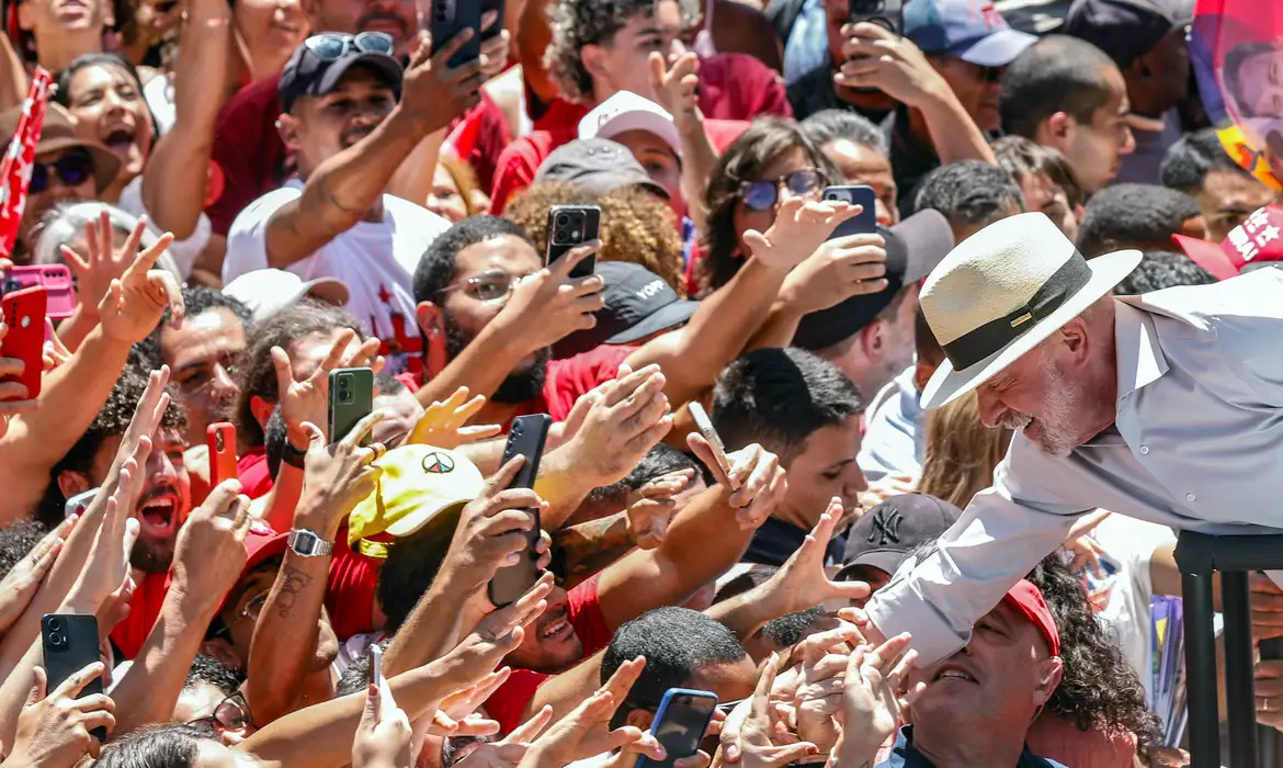 Vitória de Lula é comemorada em cidades da Bahia e transporte gera ação judicial em Ilhéus