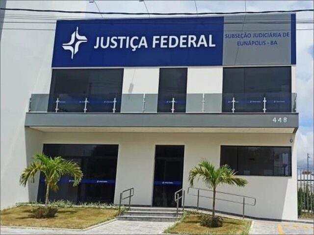 Justiça determina regularização de barracas de praia de Porto Seguro