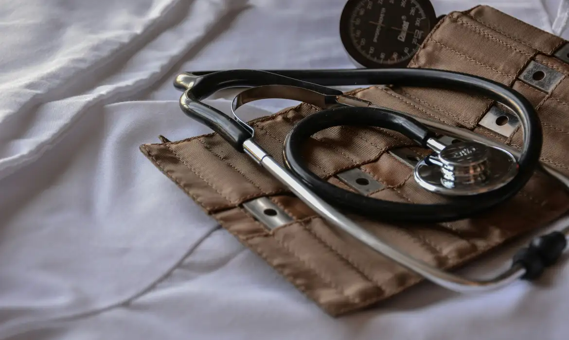 Morte durante cirurgia plástica na Bahia reacende denúncias contra médico 