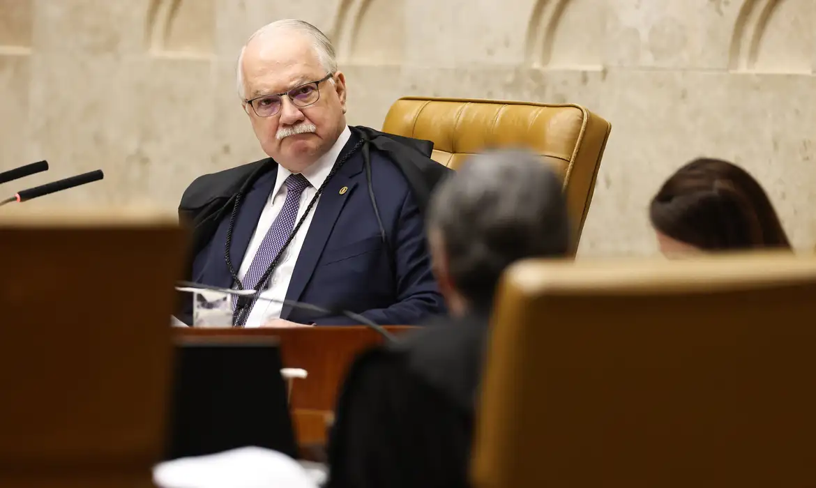 Fachin cancela sessão do STF em meio à crise entre ministros