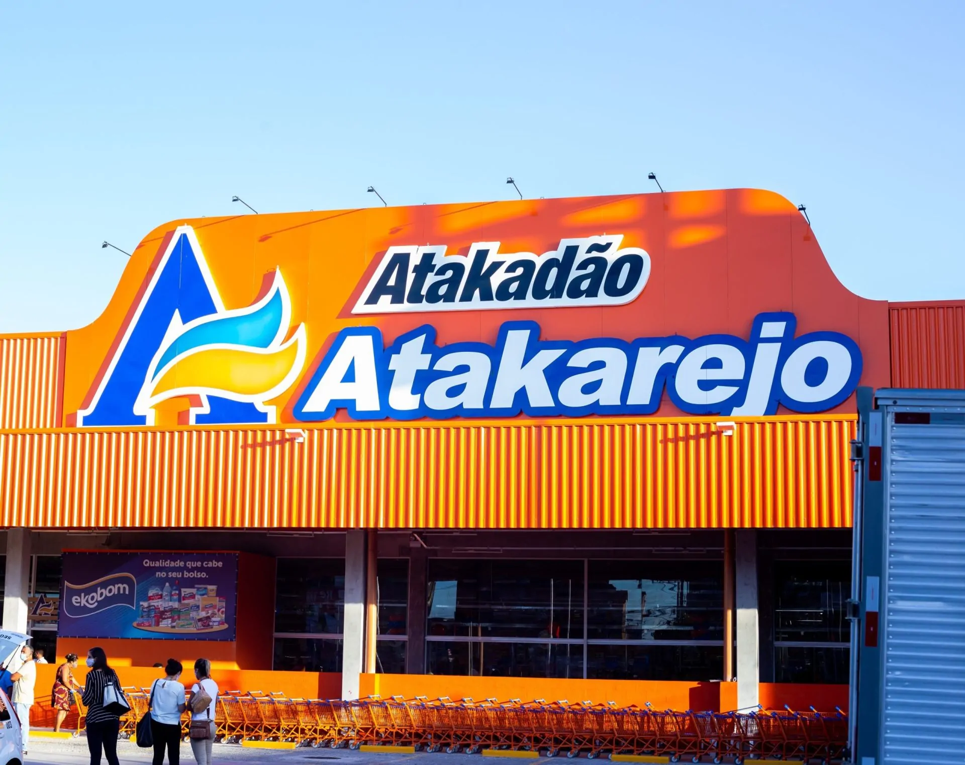 Supermercado emite nota oficial após acusação de abordagem racista
