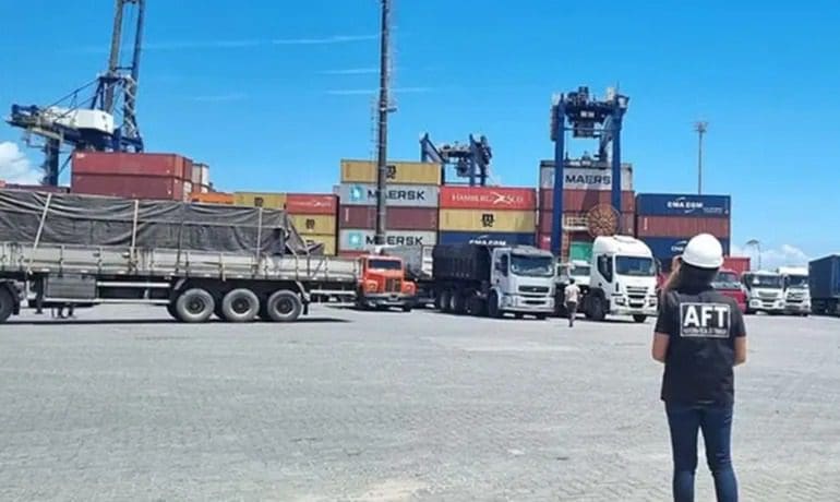 Pátio de triagem do Porto de Salvador é interditado após fiscalização
