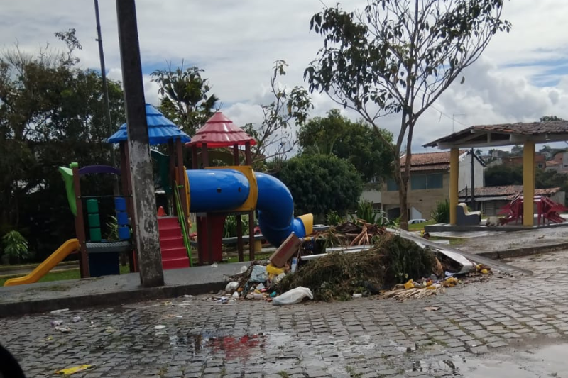Moradores de Catu reclamam de lixo e falta de manutenção
