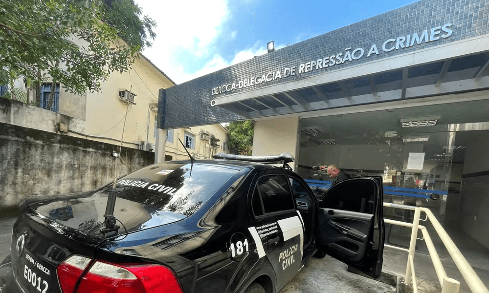 Bebê recém-nascido é encontrado próximo a lixo em Salvador