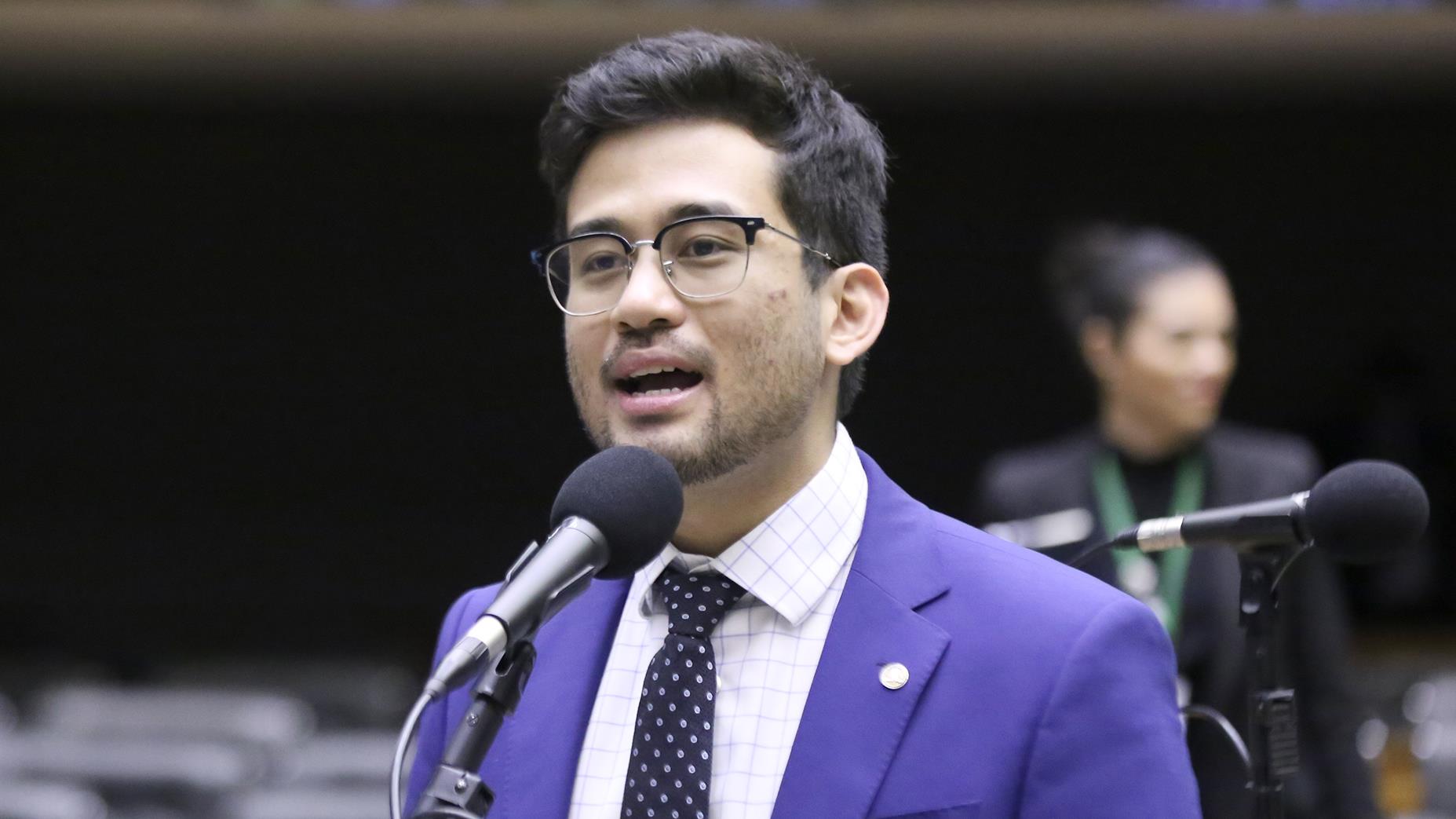 Kim Kataguiri volta atrás em promessa de renunciar ao mandato