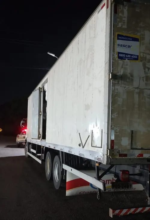 Polícia apreende 1 tonelada de maconha em caminhão na BA-524