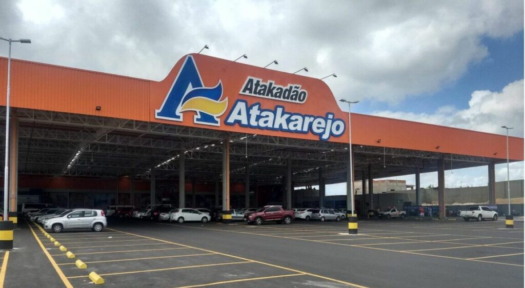 Atakarejo terá que pagar R$ 20 milhões por morte de dois jovens que furtaram carne em Salvador