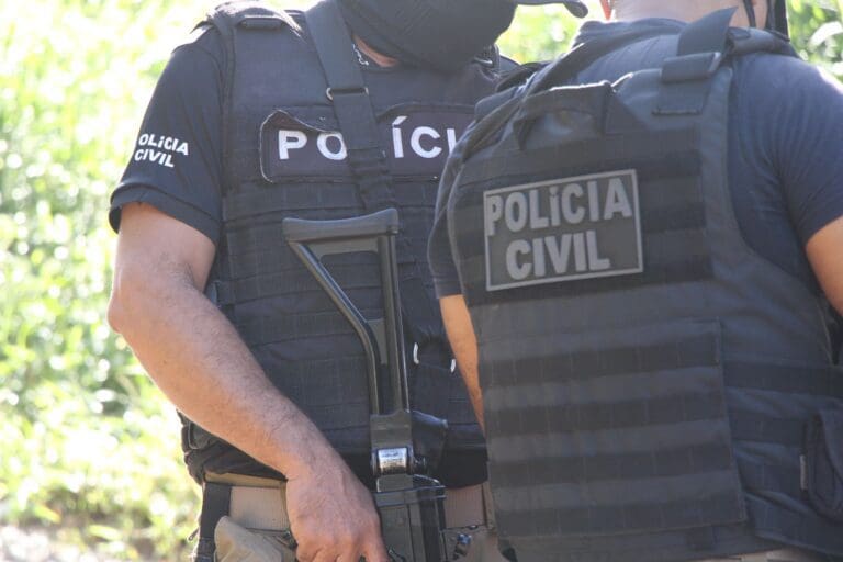 Polícia prende dois homens por estupro de menor de idade