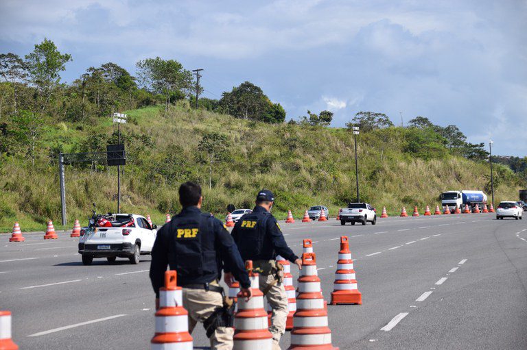 Homem é preso em Salvador com carro alugado não devolvido a locadora