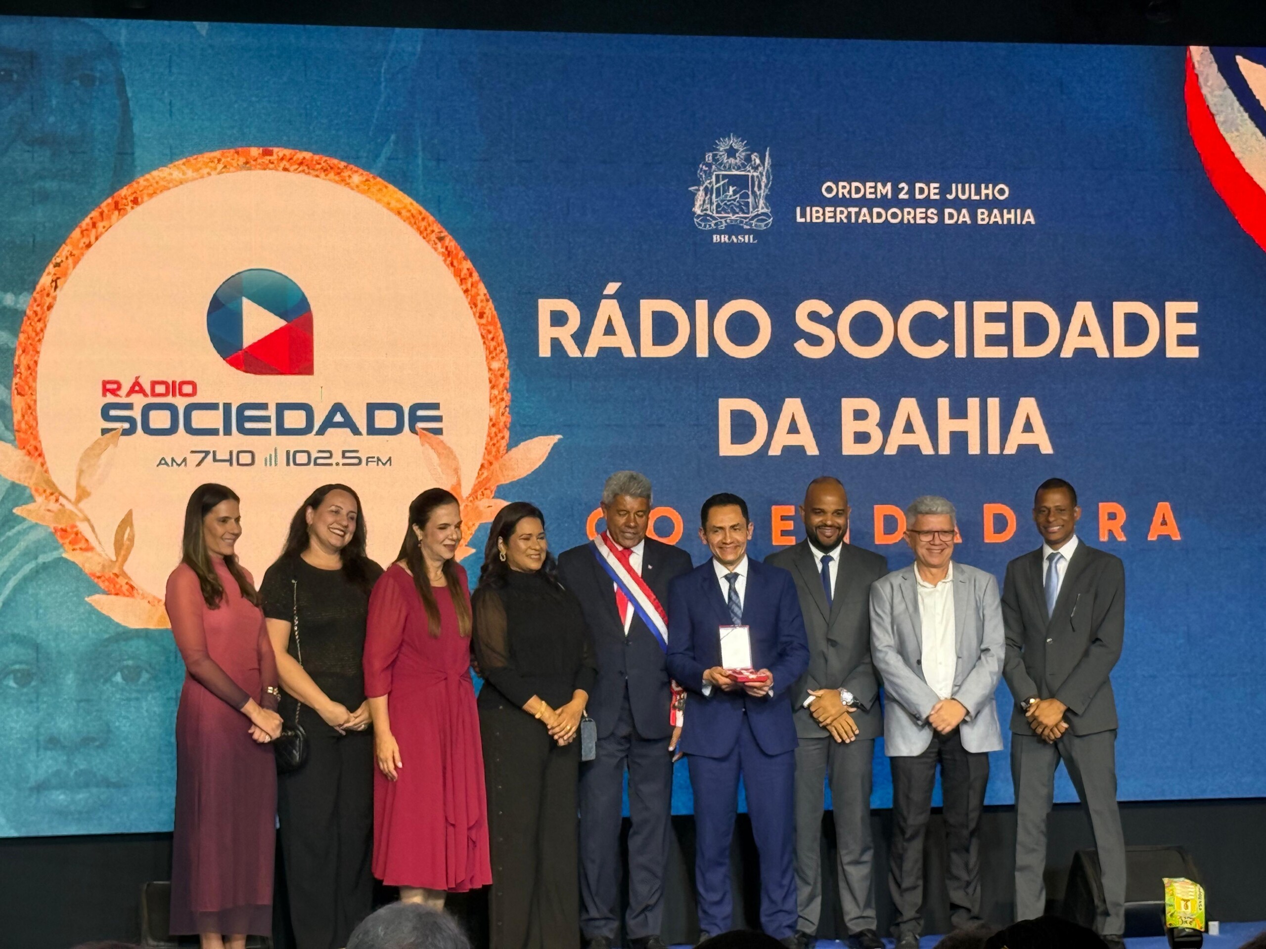 Rádio Sociedade da Bahia recebe Comenda 2 de Julho