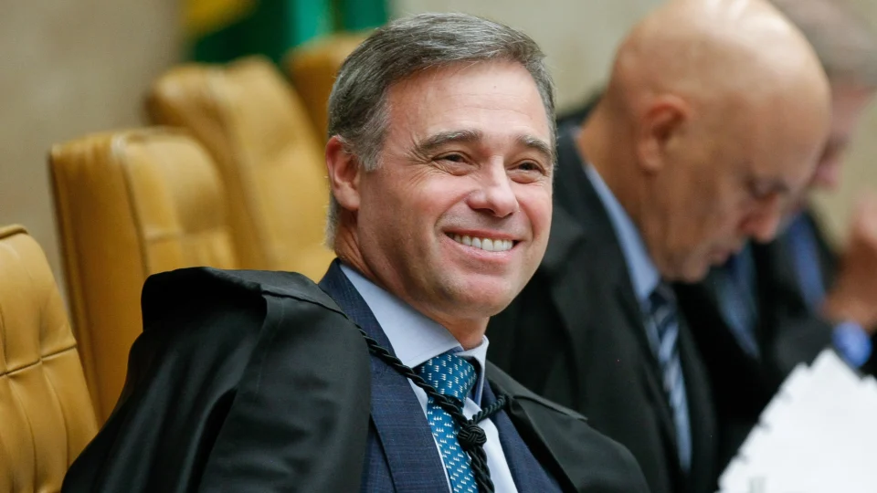 Mendonça rebate Dino e defende decisão sobre posts de Nossa Senhora Aparecida