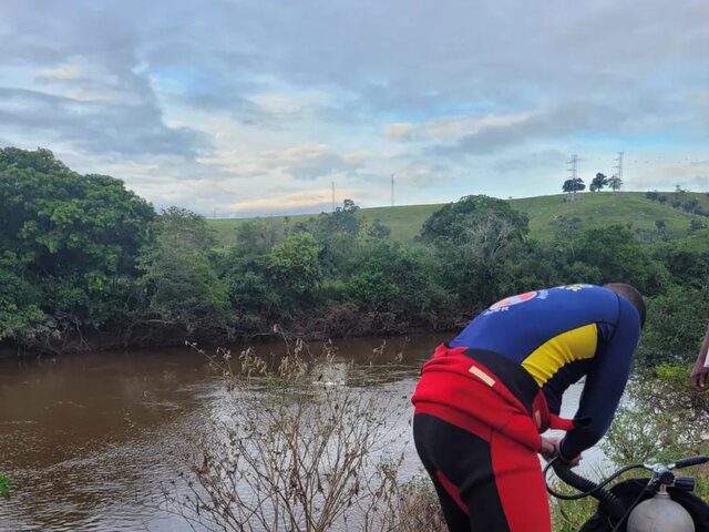 Jovem de 20 anos morre após se afogar em rio no extremo sul da Bahia