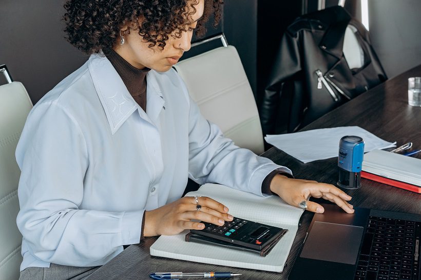 Especialista em planejamento financeiro dá dicas de como enfrentar a ansiedade através do planejamento financeiro; confira