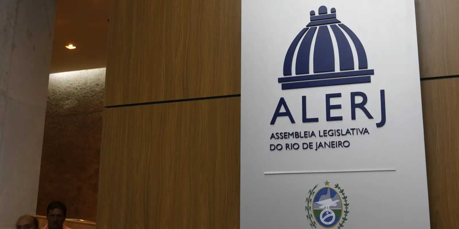 Projeto prevê classificação do CV e do PCC como organizações terroristas no Rio