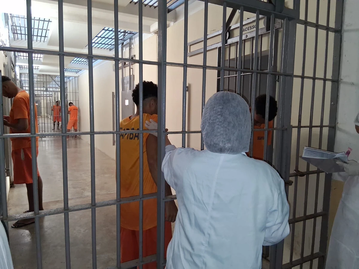 Surto de catapora provoca suspensão de visitas em presídio de Salvador