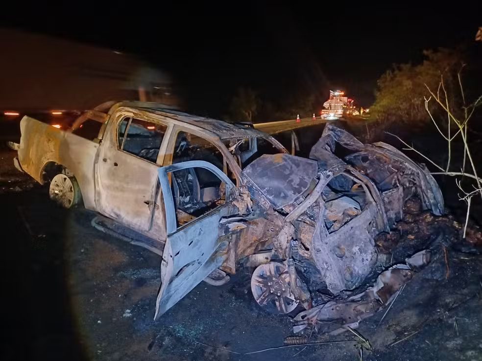 Acidente na BR-116 deixa dois mortos e dois feridos na véspera de Natal