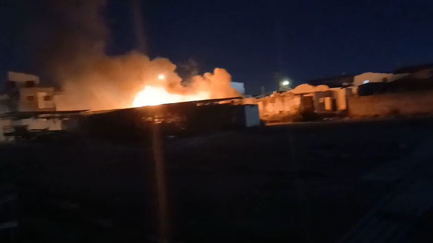 Mercadorias são destruídas por incêndio em feira de Feira de Santana