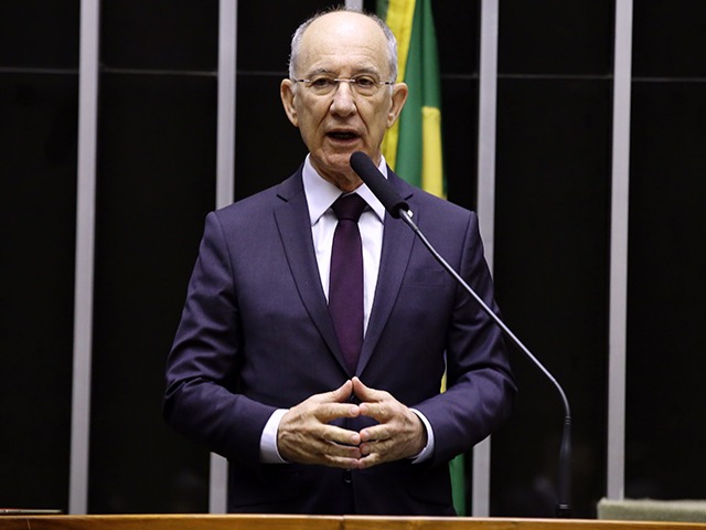 Deputado pede apuração sobre decisão que suspendeu canal de Janones 