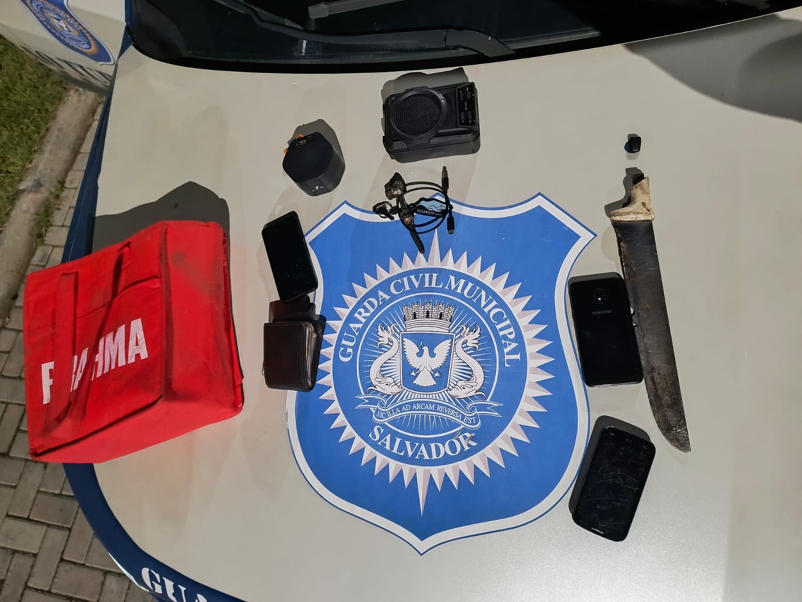Guarda Civil impede tentativa de feminicídio na Barra e detém agressor armado