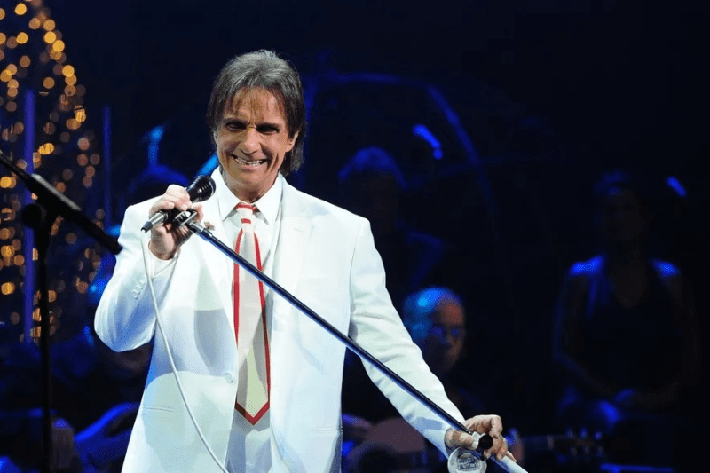 Roberto Carlos faz show gratuito em Salvador no fim do ano