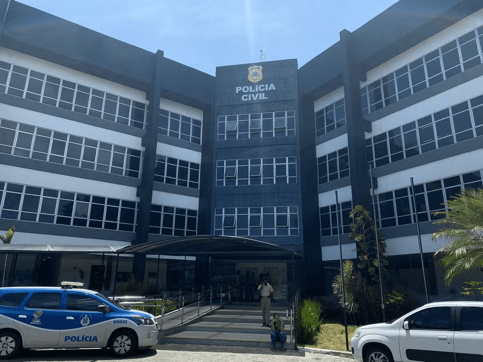 Corpo é encontrado dentro de lata de lixo na Avenida Lafayete Coutinho em Salvador