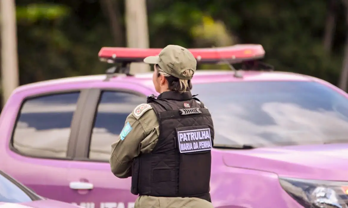 Mulheres vítimas de violência doméstica poderão se afastar do trabalho