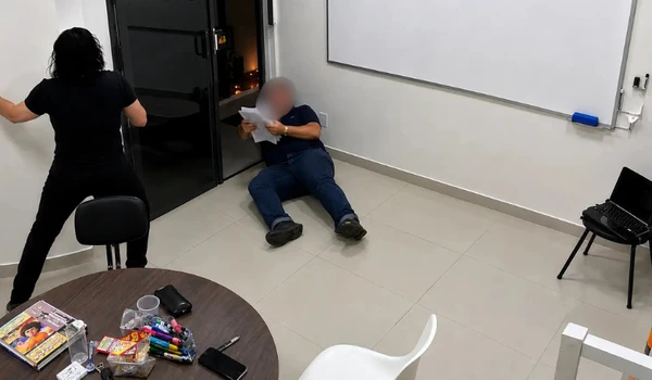 Professor é esfaqueado por aluno em Manaus