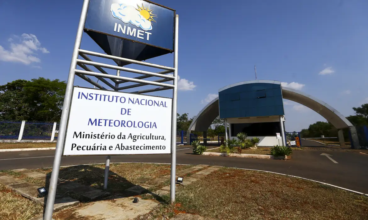 Oeste da Bahia tem alerta de tempestade e risco de granizo
