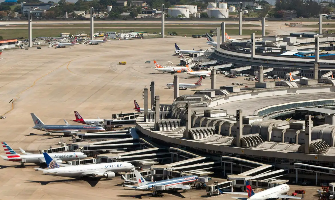 Preço médio das passagens aéreas sobe e chega ao maior valor desde 2024