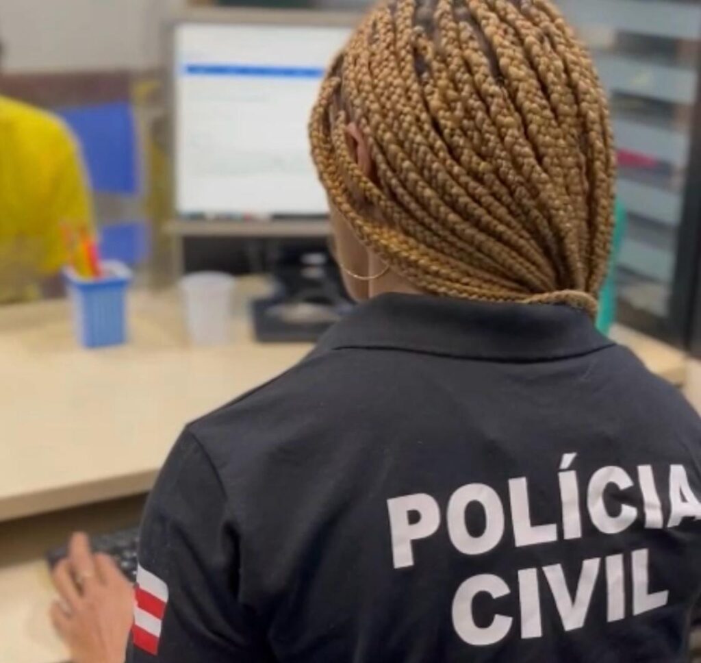 Polícia Civil autua jornalista por injúria racial durante o Fuzuê na Barra