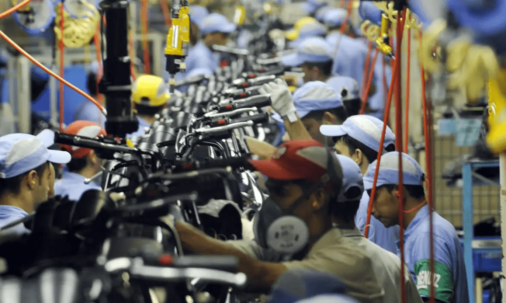 Venda de motos no Brasil atinge maior volume em onze anos, afirma Fenabrave