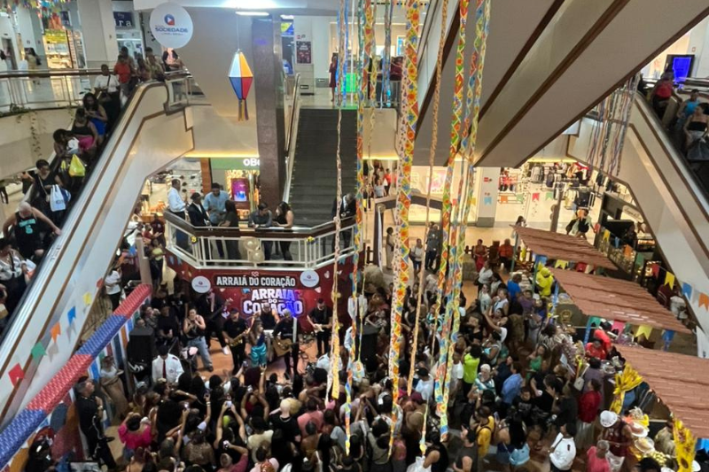 Arraiá Sociedade leva música e tradição junina ao Shopping Piedade