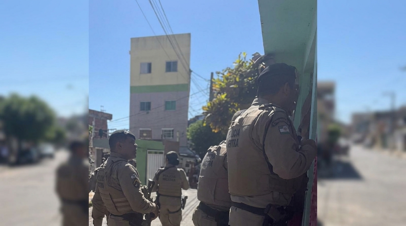 Homem é preso após manter quatro reféns em Lauro de Freitas