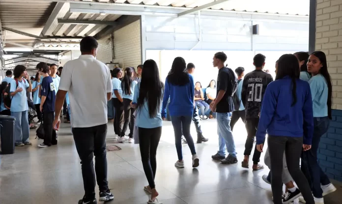 MEC paga sexta parcela do Pé-de-Meia a estudantes do ensino médio