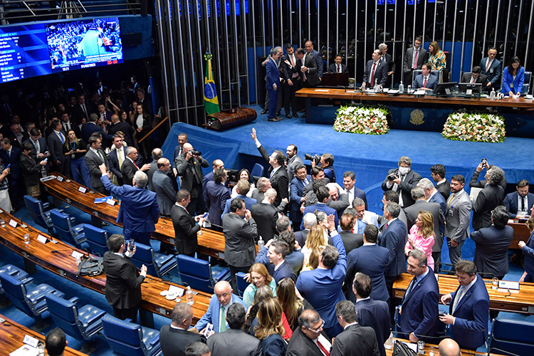 Impasse no PT dificulta emenda sobre maioridade penal no Senado