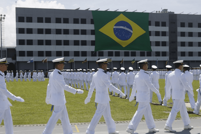 Marinha abre concurso com vagas em todo o país