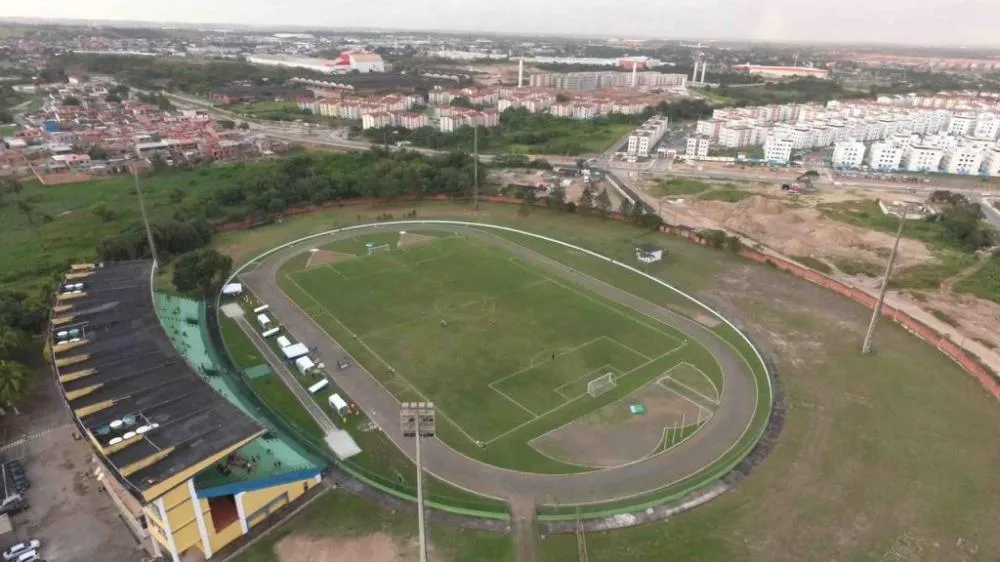 Camaçari firma acordo para modernizar estádio municipal