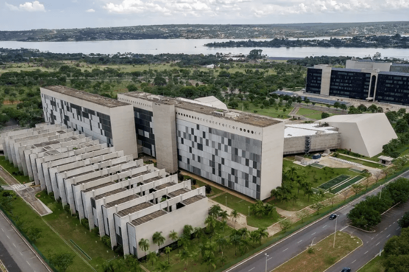 STJ assegura direito de militares trans permanecerem em serviço ativo