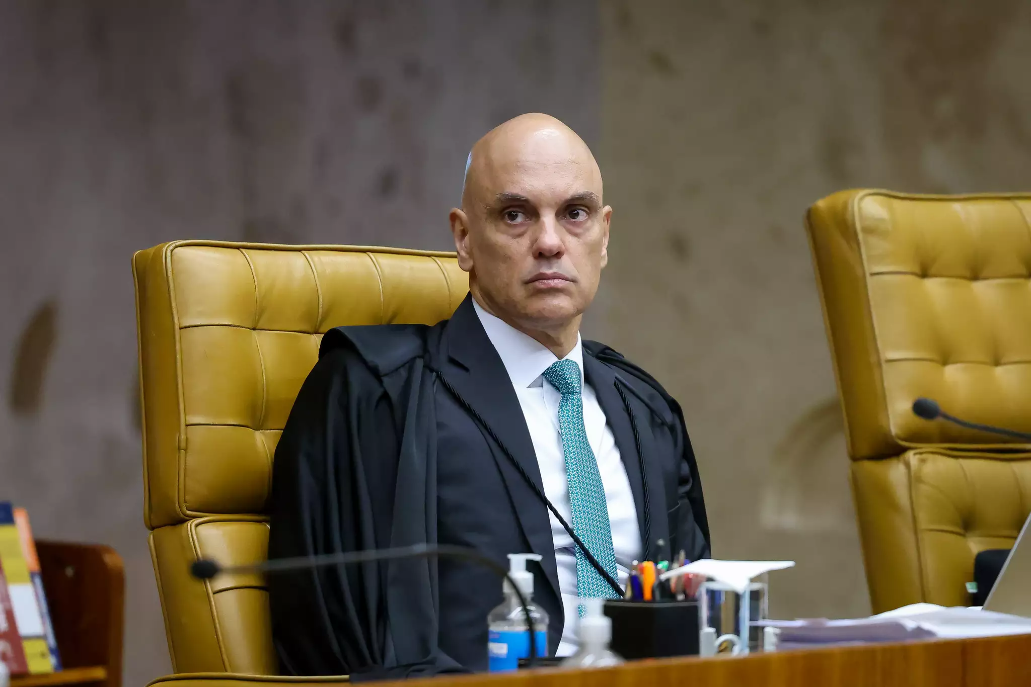 Moraes tem encontro com comando da PF em meio a tensão no STF
