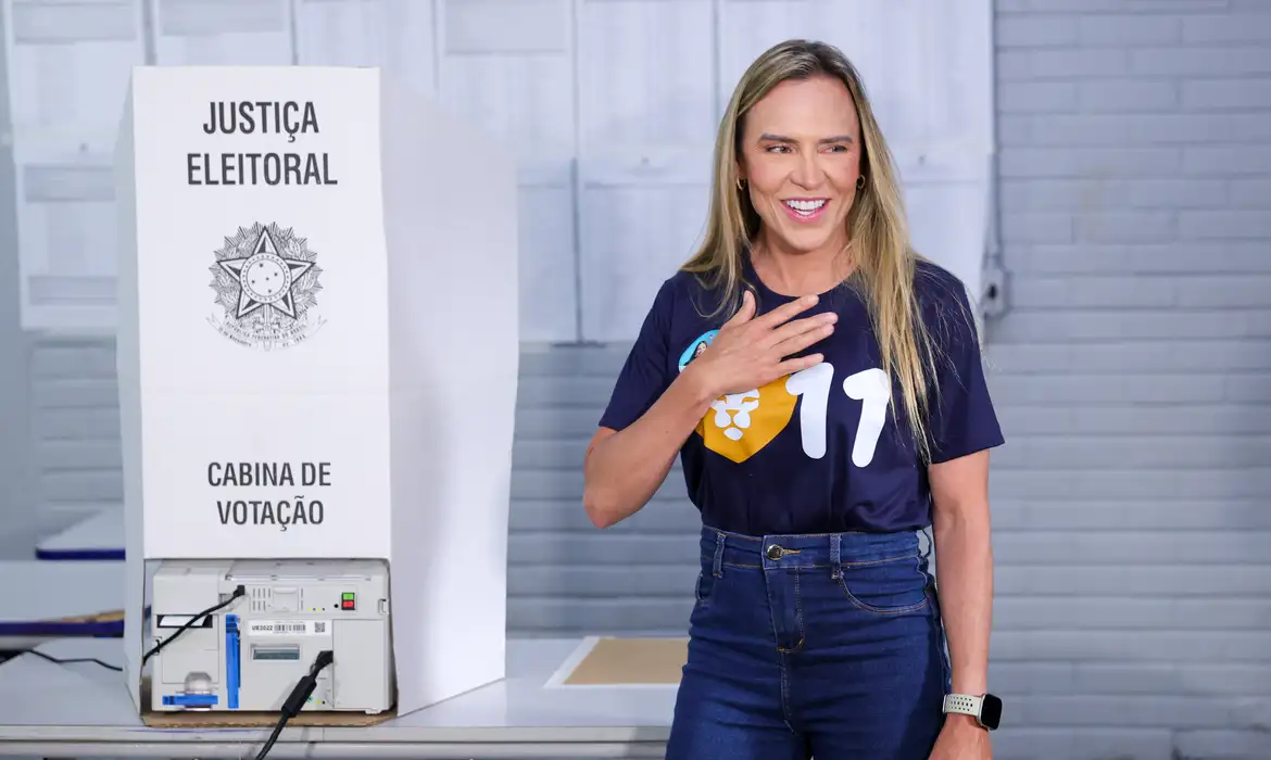 Celina Leão é reeleita governadora do Distrito Federal