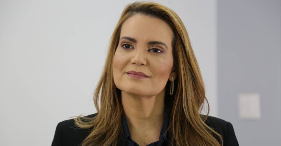 TRE-BA forma maioria pela inelegibilidade de Sheila Lemos, prefeita de Conquista